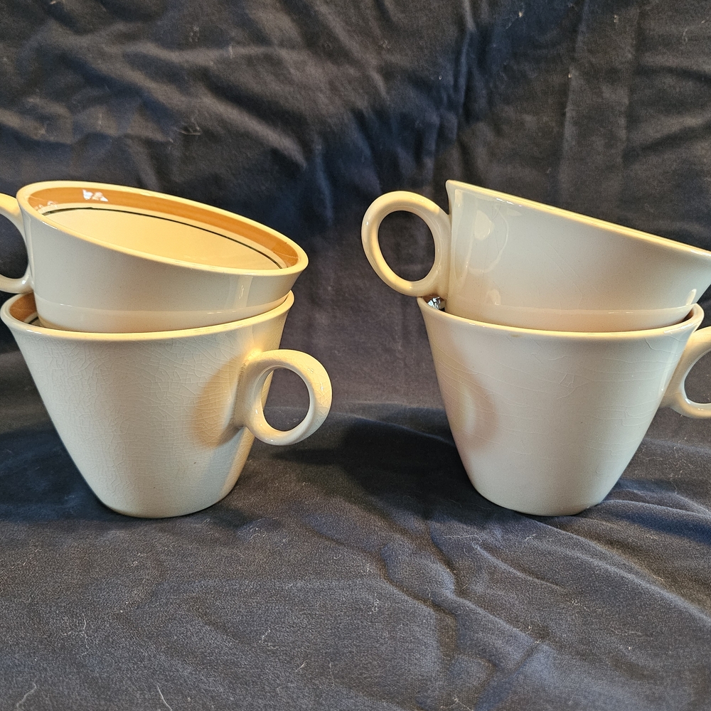 Vintage Francisan Cuffee Mugs. Set Of 4